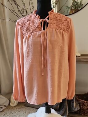 COMO VINTAGE Women's Pink Smocked Yoke Tie-Neck Blouse. Size S